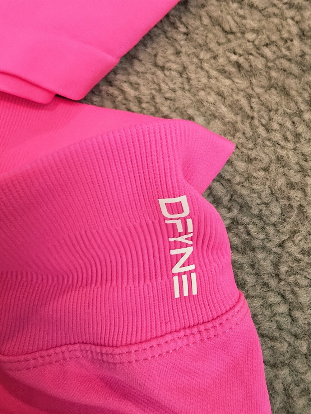 Rare DFYNE SET SHORTS 4'5 IMPACT AND STRAPPY TOP Bright Pink - Picture 7 of 10